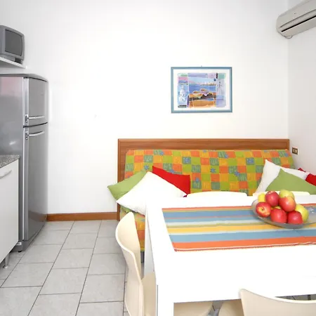 Apartment Sunny Beach Getaway For 6 Guests In Bibione
