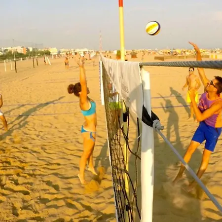Sunny Beach Getaway For 6 Guests In Bibione *