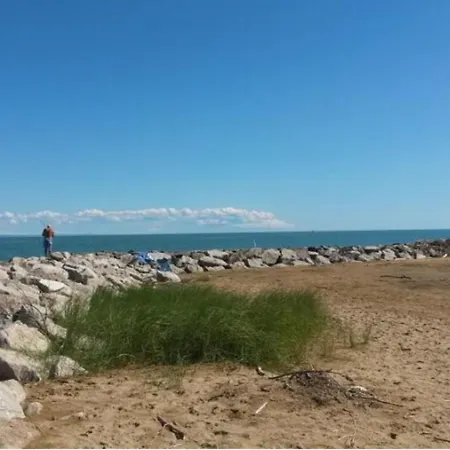 Sunny Beach Getaway For 6 Guests In Bibione