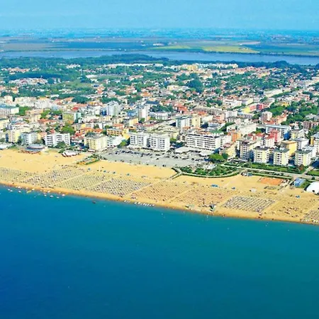 Sunny Beach Getaway For 6 Guests In Bibione *