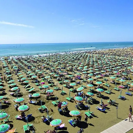 Sunny Beach Getaway For 6 Guests In Bibione Bibione
