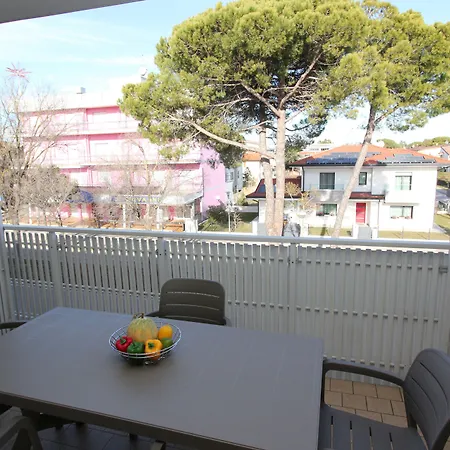 Sunny Getaway For 6 Guests In * ビビオーネ